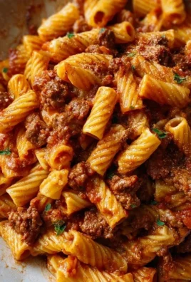 Beef Pasta in Tomato Sauce {Beef Ragu Pasta}