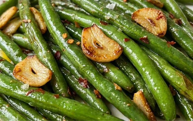 Sautéed Green Beans Recipe with Garlic
